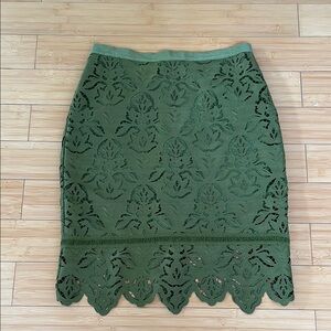Women Pencil Green Embellished Pencil Skirt Size 8 Gorgeous Fabric M Excellent